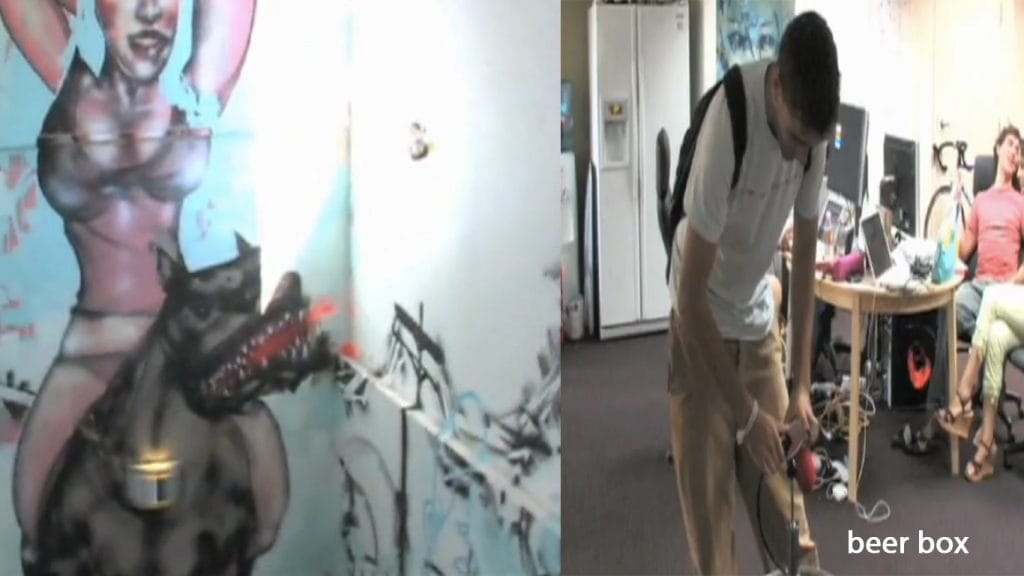 اول مكتب للفيسبوك 