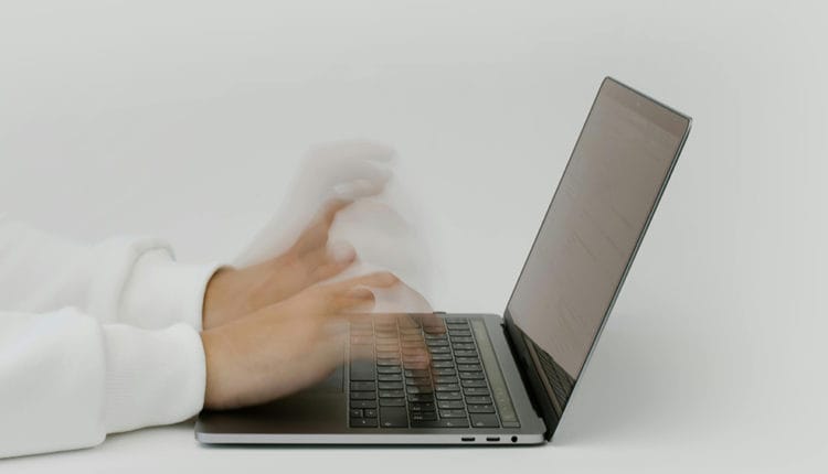 أفضل المواقع لتعلم الكتابة بسرعة على الكيبورد على الكمبيوتر دون النظر للحروف