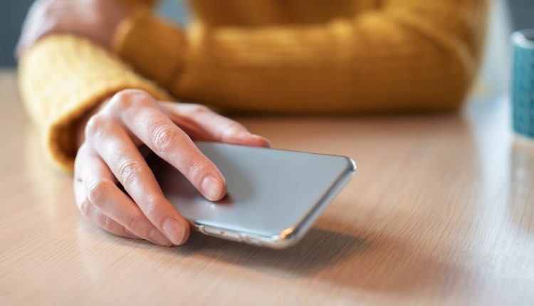 كتم صوت المكالمات عند قلب الجهاز