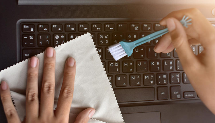 كيفية تنظيف كيبورد الكمبيوتر