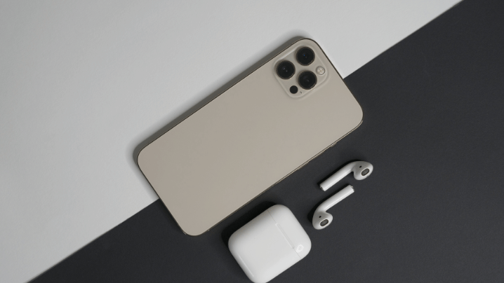 جهاز ايفون مع سماعة بلوتوث