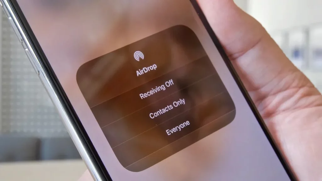 نقل الصور من ايفون إلى ايفون باستخدام AirDrop