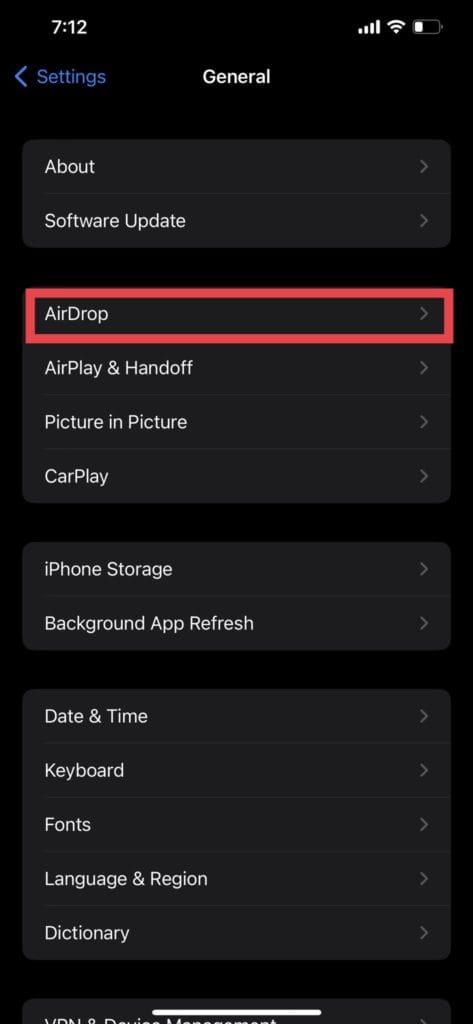 عملية تنشيط AirDrop