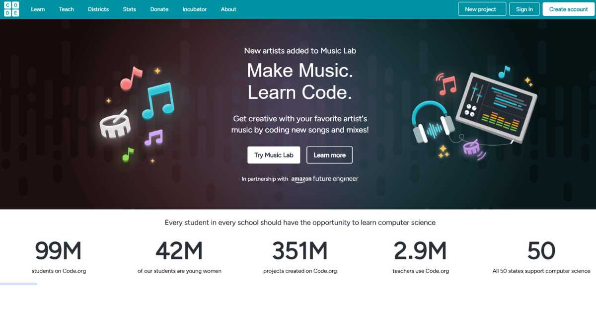 لقطة شاشة للصفحة الرئيسية لموقع Code.org، وهو أحد مواقع تعليمية للأطفال التي تركز على تعليم البرمجة بطريقة ممتعة وتفاعلية.